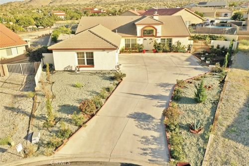 57281 Titian Ct, Yucca Valley, CA, 92284-9523 | Card Image