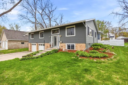 565 3rd Ave Sw, Hutchinson, MN, 55350-2310 | Card Image