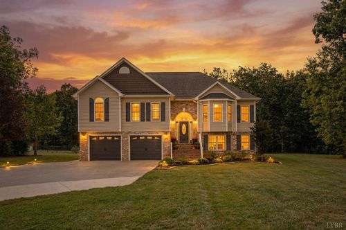 241 Sunset Ridge Dr, Concord, VA, 24538-3591 | Card Image
