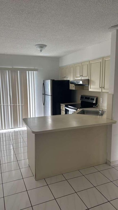 apt-201-5480 W 21st Ct, Hialeah, FL, 33016-7046 | Card Image