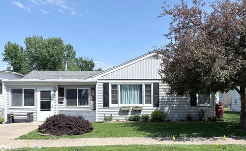 515 Ellis Ave, Ottumwa, IA, 52501-4802 | Card Image