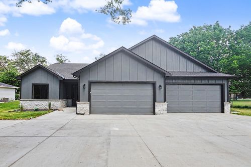 116 S Byron Rd, Wichita, KS, 67209-1439 | Card Image