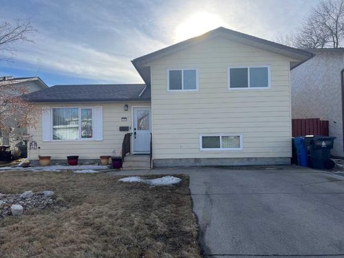 320 Leaside Ave S, Lethbridge, AB, T1J4J2 | Card Image