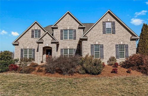 8814 Sawtooth Ct, Kernersville, NC, 27284-9956 | Card Image