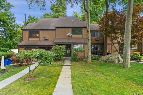 118 Round Hill Rd, Dobbs Ferry, NY, 10522-3305 | Card Image