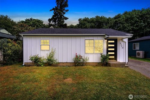 4126 19th Ave Sw, Seattle, WA, 98106-1216 | Card Image