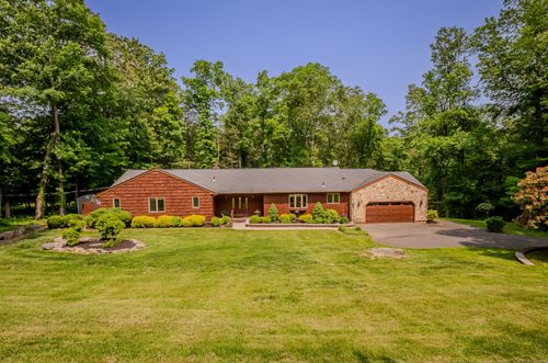 5 Stonewall Ln, Woodbridge, CT, 06525-1412 | Card Image