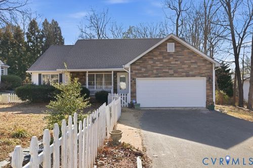 8707 Rockcrest Ct, North Chesterfield, VA, 23235-2900 | Card Image