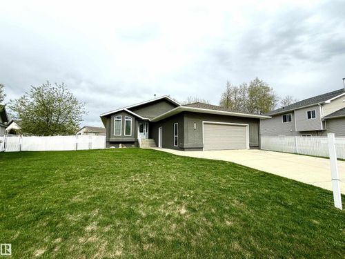 3520 45 St, Drayton Valley, AB, T7A1W3 | Card Image