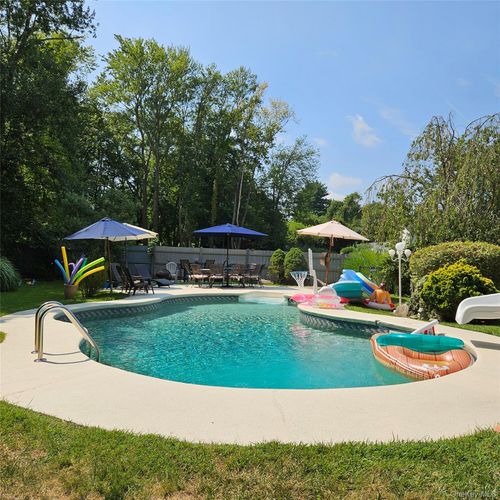 3544 Strang Blvd, Yorktown Heights, NY, 10598-1929 | Card Image