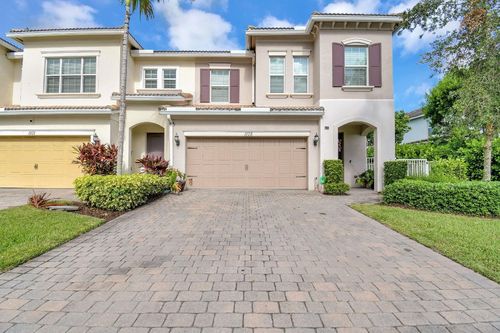1105 Banyan Dr, Hollywood, FL, 33021-2135 | Card Image