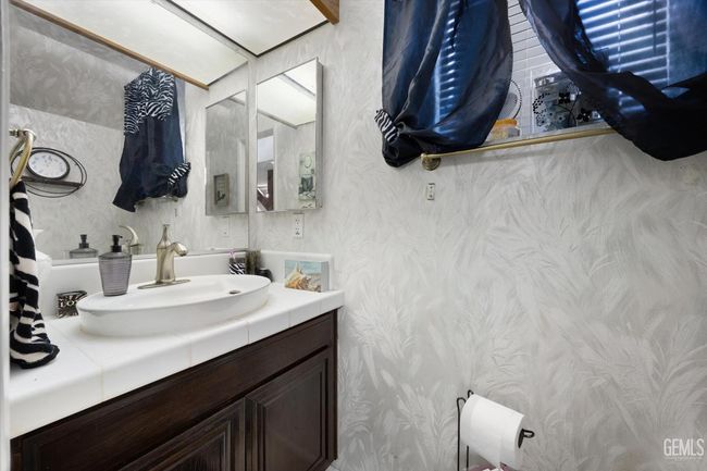 APT-5 - 3301 Columbus St, Condo with 3 bedrooms, 2 bathrooms and null parking in Bakersfield CA | Image 23
