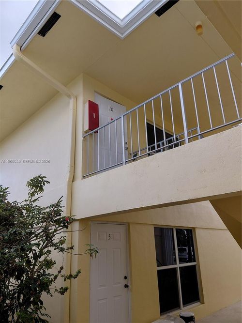 apt-10-731 Hummingbird Way, North Palm Beach, FL, 33408-5162 | Card Image