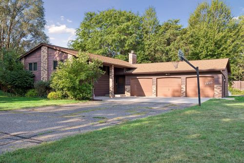 1490 29th Ave Nw, New Brighton, MN, 55112-6305 | Card Image