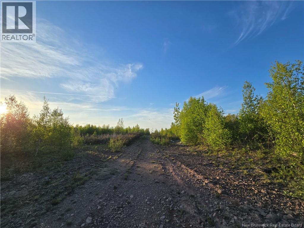 Land in Head Of Millstream