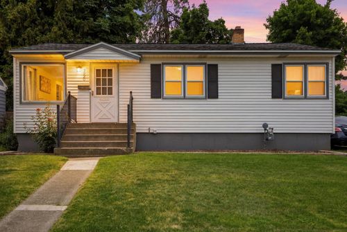 3220 E 19th Ave, Spokane, WA, 99223-3821 | Card Image