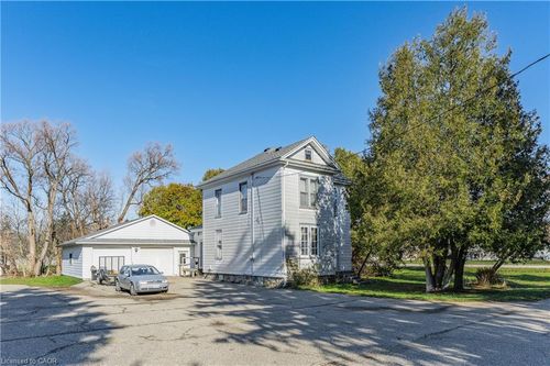 {{alt}} | Card Image