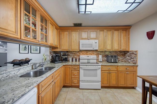 APT-325 - 5265 E Bay Dr, Condo with 2 bedrooms, 2 bathrooms and null parking in CLEARWATER FL | Image 13