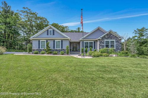 10 White Oak Way, Jefferson Twp, PA, 18436 | Card Image