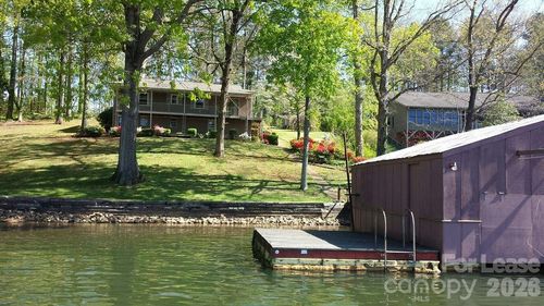 1222 Quiet Cove Ln, Hickory, NC, 28601-7046 | Card Image