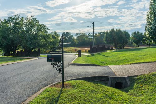 101 Brookstone Dr, Burns, TN, 37029-6070 | Card Image