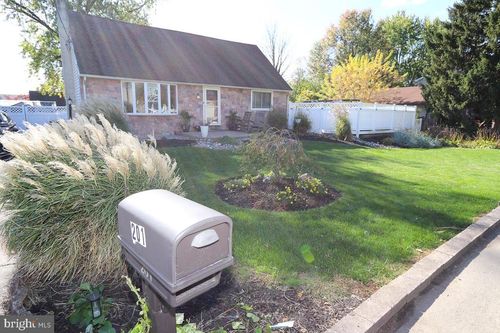 201 Castello Ave, HATBORO, PA, 19040-4306 | Card Image