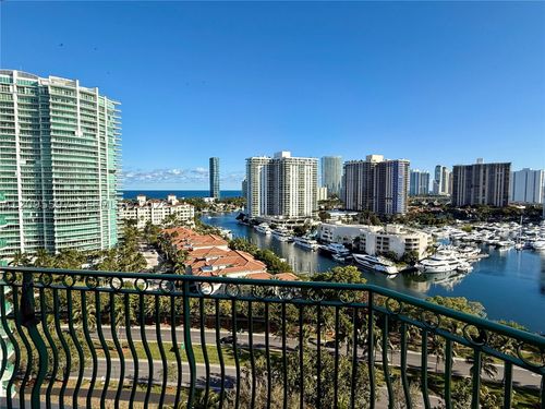 ts03-19900 E Country Club Dr, Aventura, FL, 33180-3351 | Card Image
