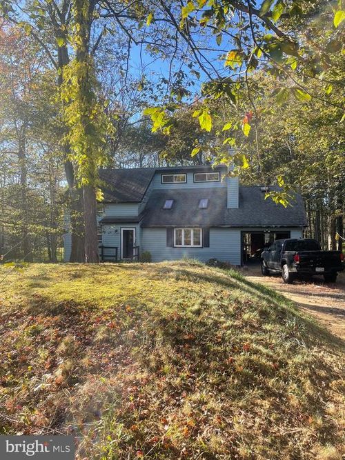 5116 Iroquois St, Tobyhanna, PA, 18466-7844 | Card Image