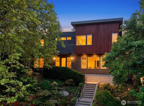 1533 38th Ave E, Seattle, WA, 98112-3845 | Card Image