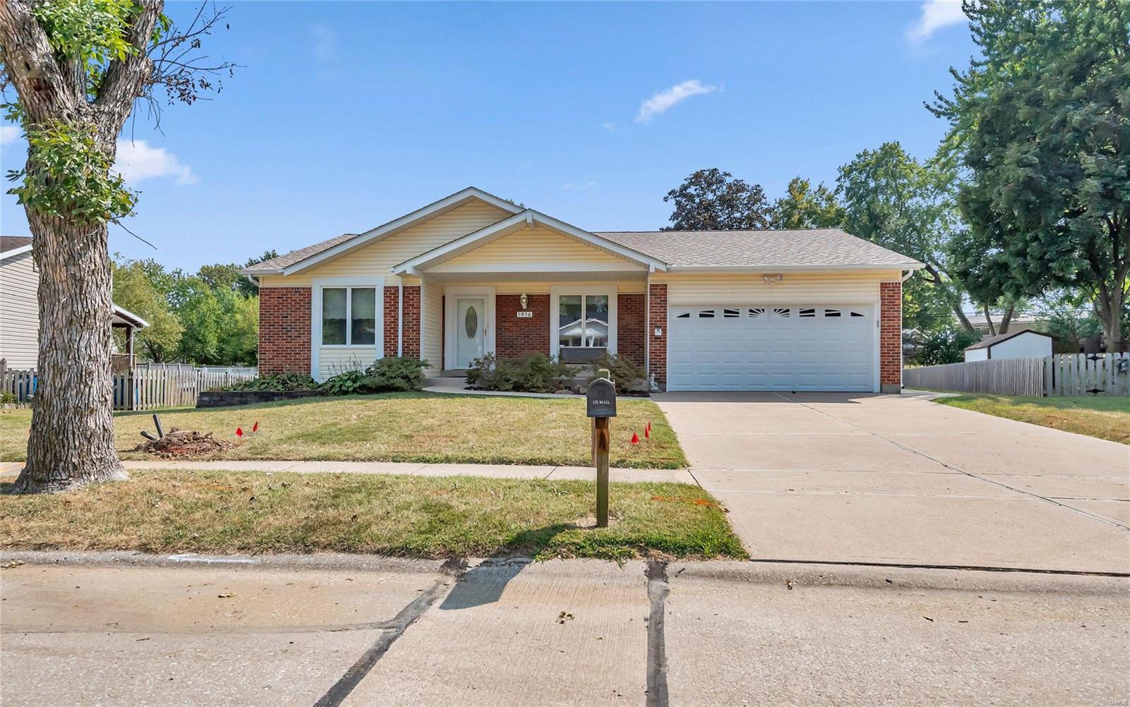 Driftwood Trails Dr, Florissant, MO 63031