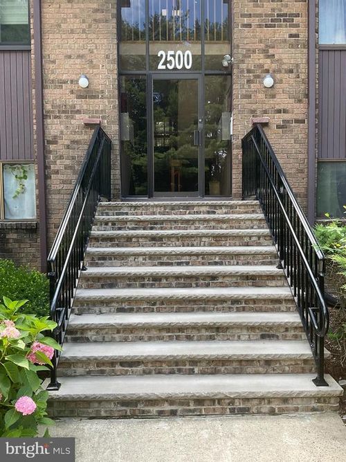 2523-2523 Old Stone Mill Dr, East Windsor, NJ, 08512-2225 | Card Image