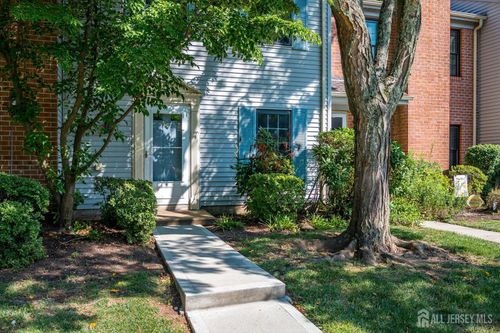5 Pear Tree Ln, Franklin Park, NJ, 08823-1401 | Card Image