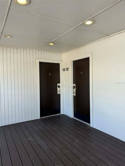 a304-4762 Foxhunt Dr, WESLEY CHAPEL, FL, 33543 | Card Image