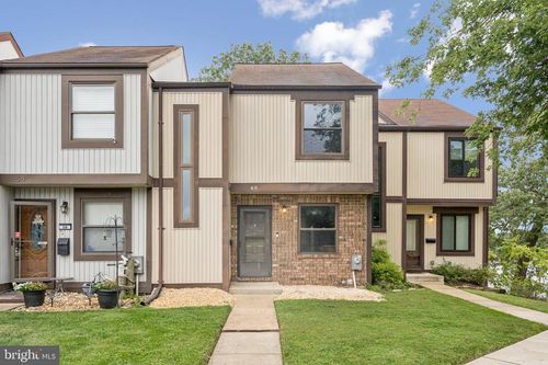 60 Helmsman Ct, ESSEX, MD, 21221-2901 | Card Image