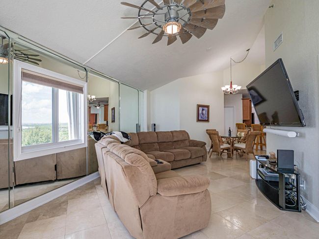 PH6 - 3870 N Highway A1a, Condo with 2 bedrooms, 2 bathrooms and null parking in Hutchinson Island FL | Image 14