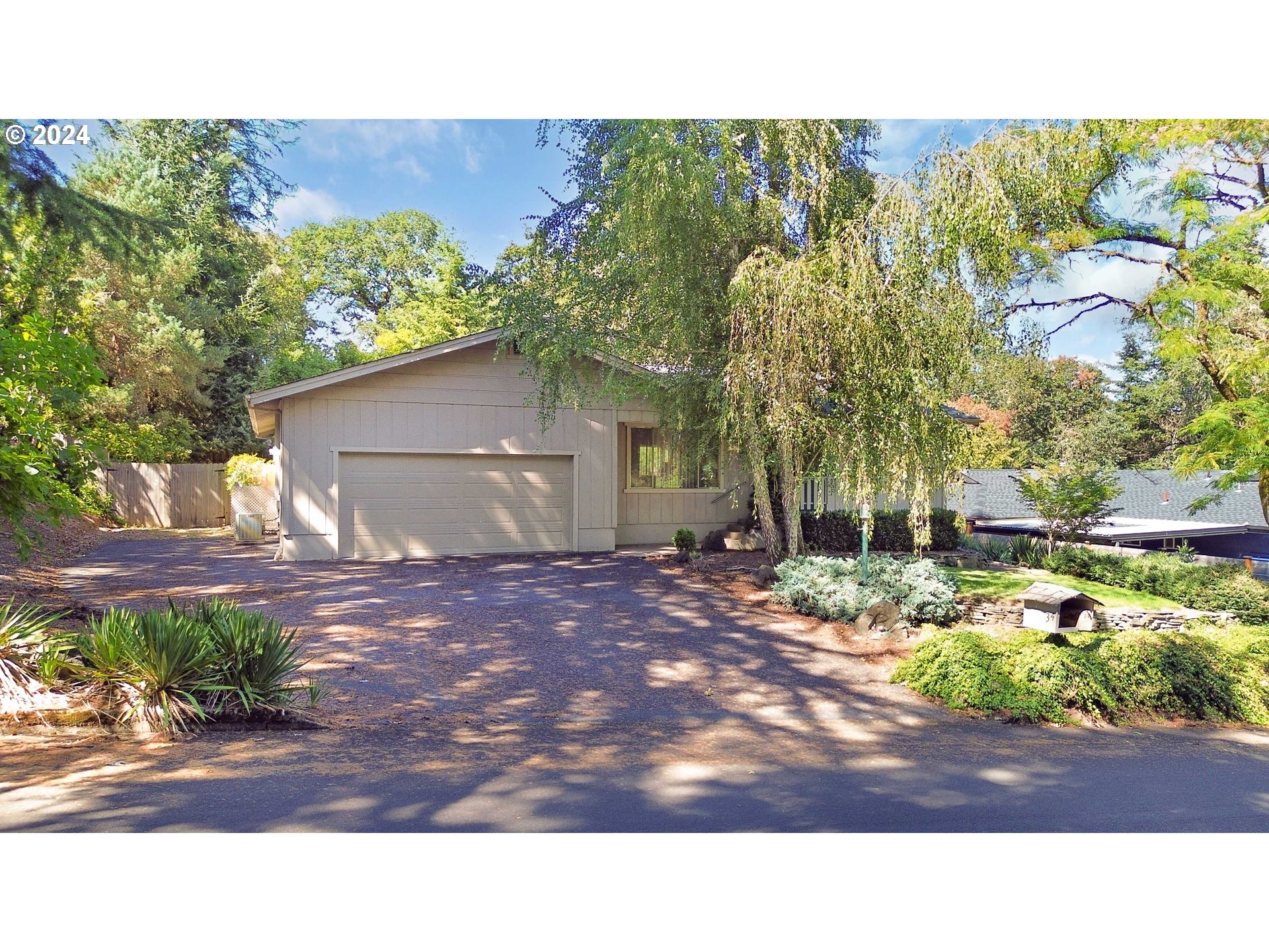 River Dr, Roseburg, OR 97470