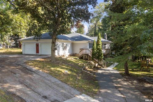 1121 2nd Ave S, Clinton, IA, 52732-4752 | Card Image