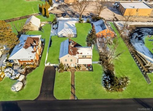 32 Longfellow Ave, Westbury, NY, 11590-4421 | Card Image