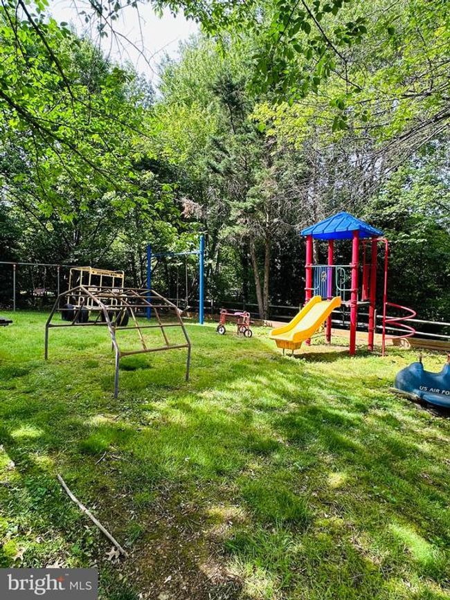 2975 Caribbean Ct, House other with 5 bedrooms, 4 bathrooms and null parking in Fairfax VA | Image 39