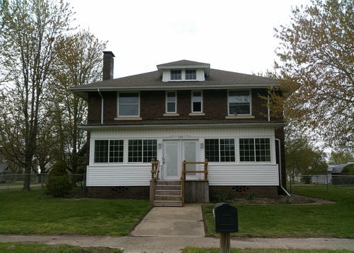 201 E North St, Ridge Farm, IL, 61870-9461 | Card Image