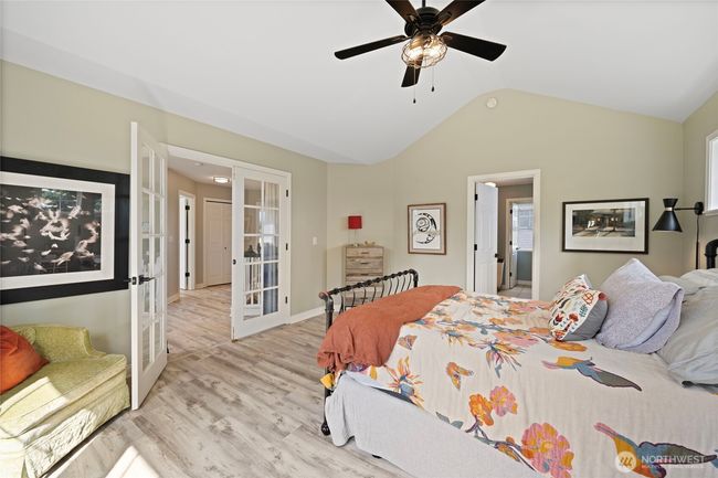 Approx lot size. Cascade mountain views all around! | Image 36