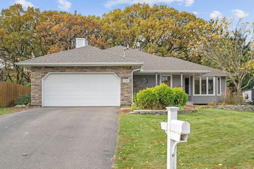 2909 Sunnyside Cir, Burnsville, MN, 55306-6951 | Card Image