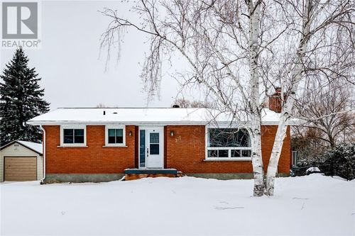271 Albert St, Azilda, ON, P0M1B0 | Card Image