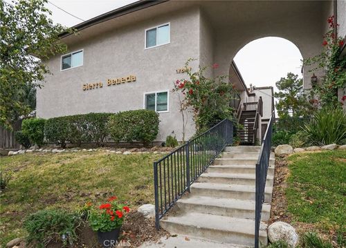 apt-16-17847 Beneda Ln, Canyon Country, CA, 91351-4325 | Card Image