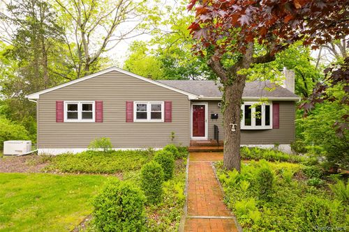 24 Johns Blvd, Poughkeepsie, NY, 12603-1331 | Card Image