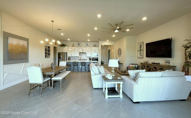410 Se Vallarta Dr, House other with 3 bedrooms, 3 bathrooms and null parking in Port St. Lucie FL | Image 22