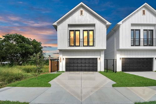 1913 West St, Houston, TX, 77026-7363 | Card Image