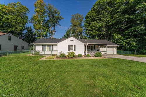 8250 Broadmoor Rd, Mentor, OH, 44060-7506 | Card Image