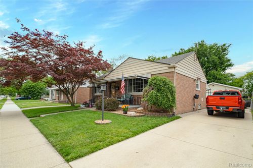 1621 E Pearl Ave, Hazel Park, MI, 48030-3311 | Card Image