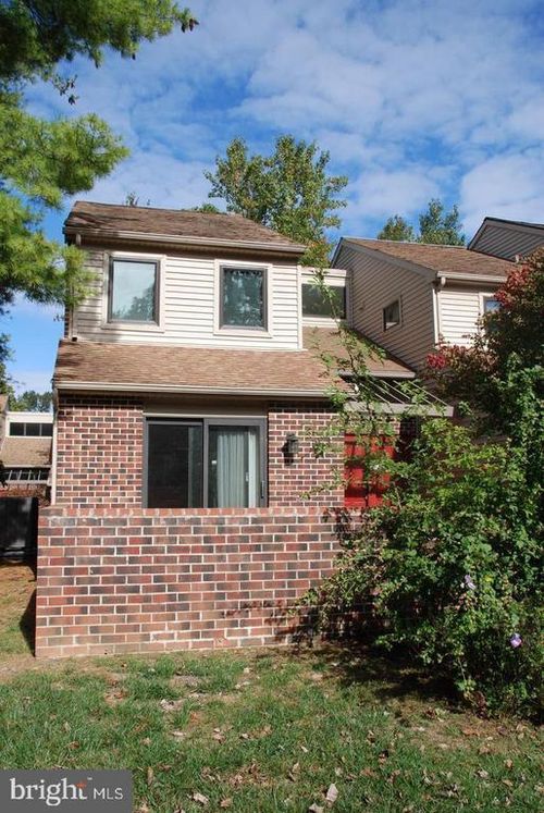 28 Knox Ct, CHESTERBROOK, PA, 19087-5707 | Card Image